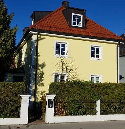 Helle Und Ruhige Dachgeschosswohnung Munich Exterior photo
